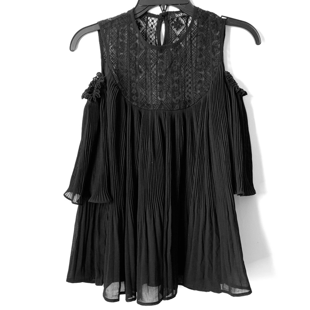 Boohoo Black Cold Shoulder Pleated Smocked Top